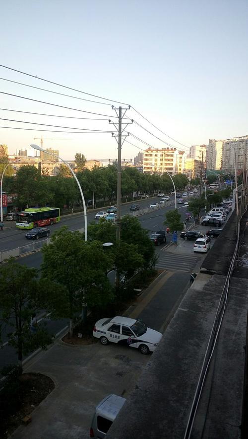 湖北省随州市曾都区管辖。有多少个镇？万店到随州开车多久